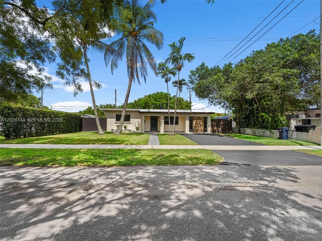 Photo - 1700 SW 64th Ave