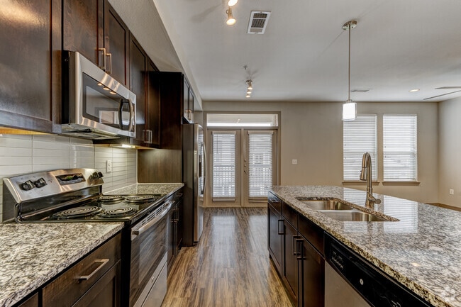 1BR, 1BA - 786SF - Kitchen - Regalia Bella Terra apartments