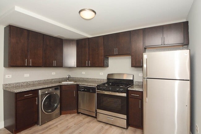 Photo - 3539 N Broadway Unit 6H