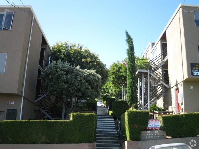 The Seven Seas Apartments - The Seven Seas Apartments