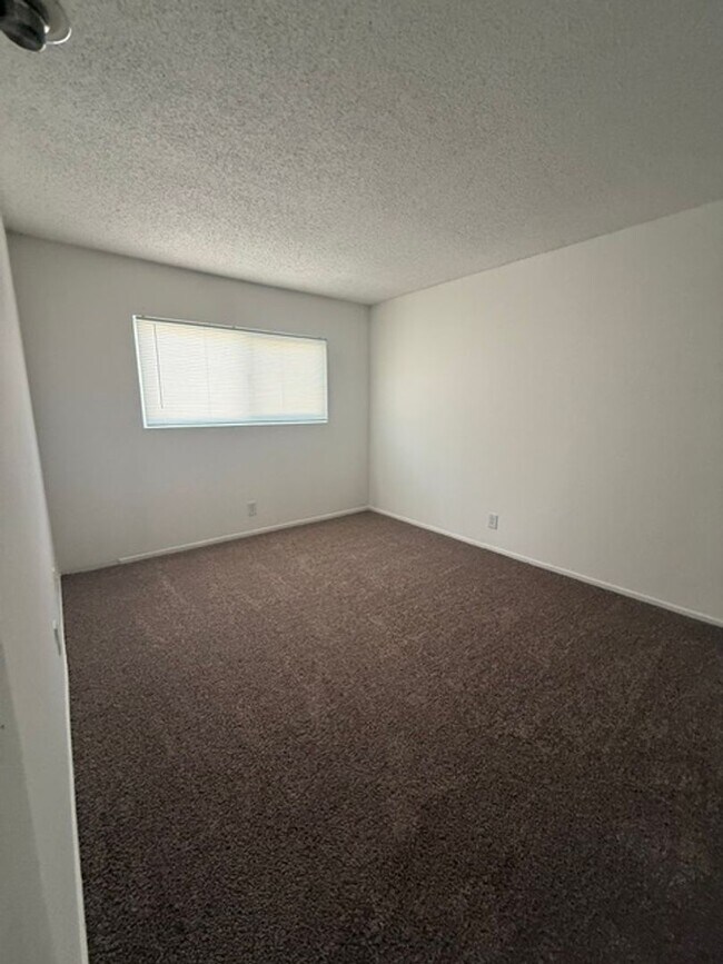 2512 Tulip Ln Unidad 04C