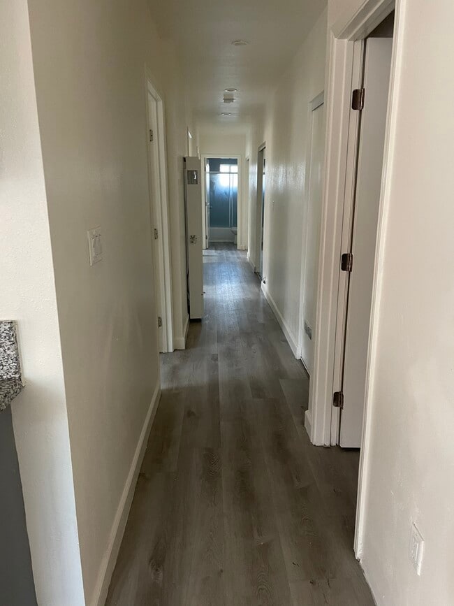 Pasillo - 603 W 49th St