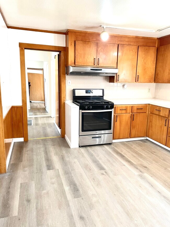 Photo - 6815 Moeser Ln