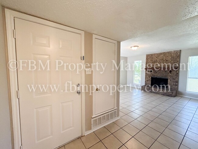 Photo - 1401 Old Bardwell Rd Unit A