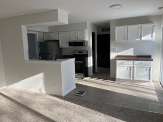 Photo - 415 Newbury Dr