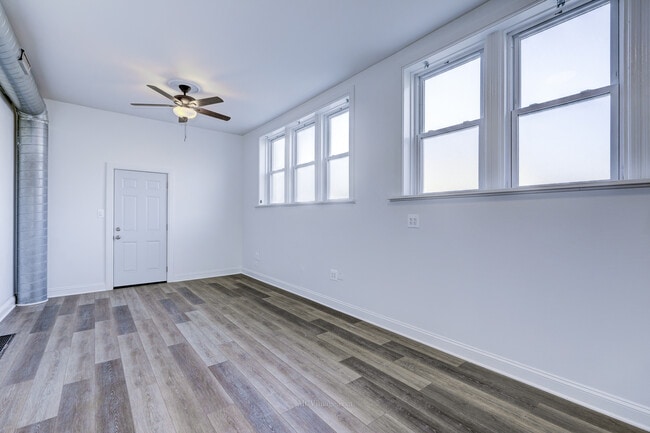 Photo - 224 Lemont St Unidad 5