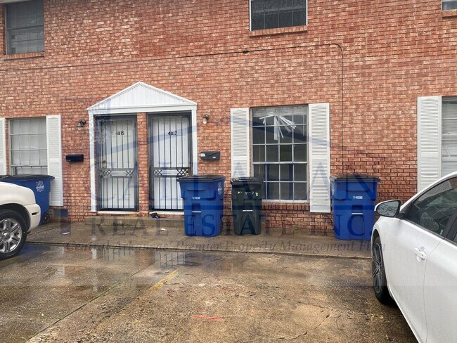 Photo - Duplex in NLR