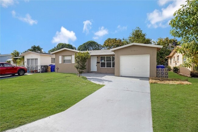 Photo - 841 SW 63rd Ave House