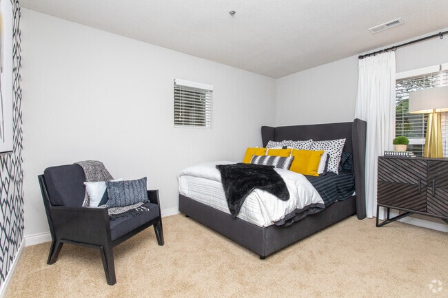 2BR, 2BA - 1076SF