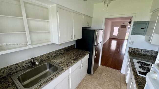 Photo - 7921 East Dr Unit 17