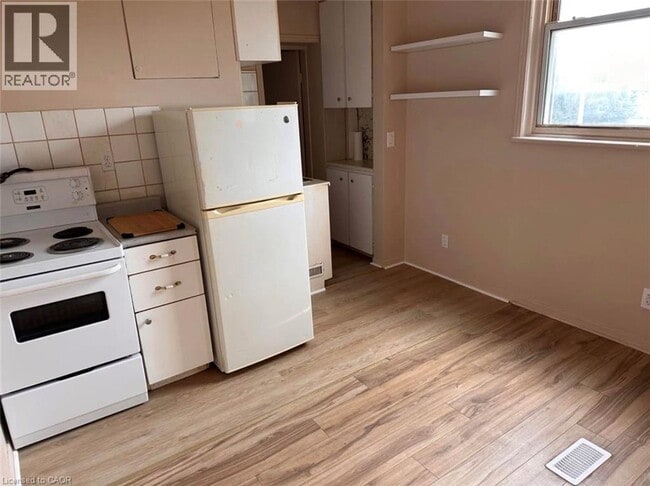 Photo - 240 Dalhousie St