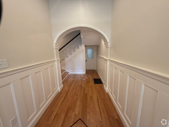 Building Photo - 1726 Beacon St Rental