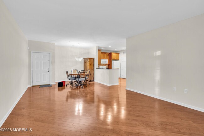 Photo - 516 Sophee Ln