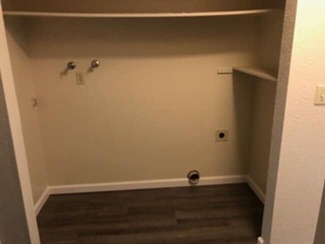 Photo - 1551 Highland Dr Unit 1551- E