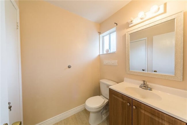 Photo - 1343 Hampton Blvd
