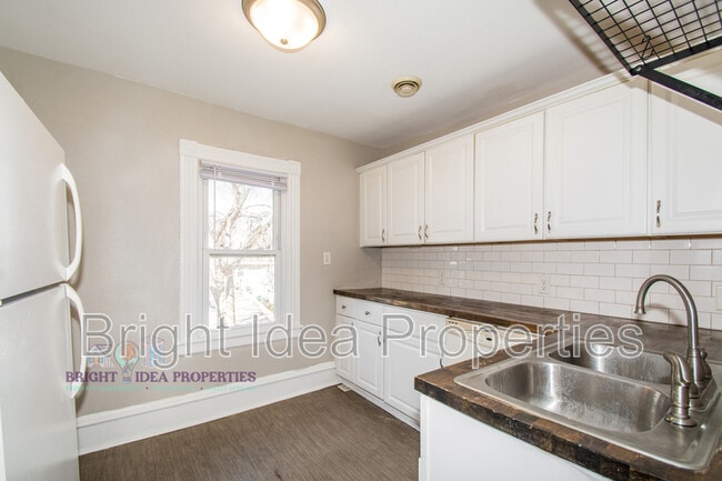 Photo - 3322 Clinton Ave