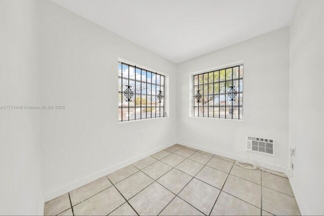 Photo - 2744 SW 16th Ter