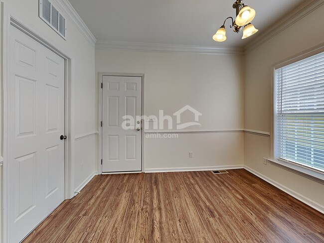 Photo - 229 Cinnamon Way