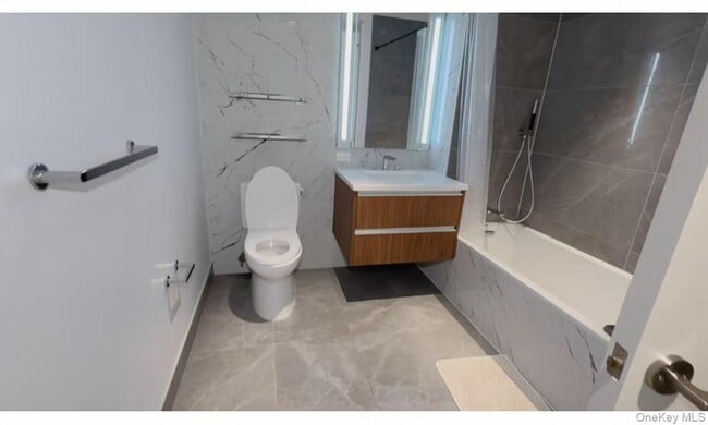 Photo - 136-18 Maple Ave Unit 10E