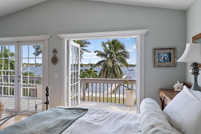 Photo - 122 S Lake Dr