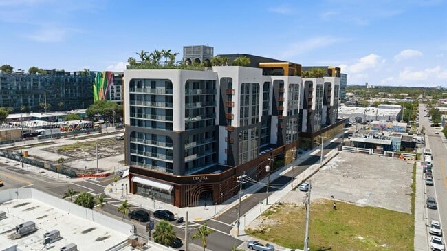 Building Photo - 2700 NW 2nd Ave Unit 238