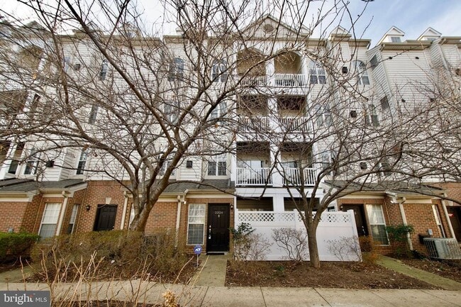 Photo - 2324 Henshaw Pl