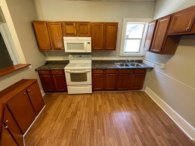 Photo - 1804 W 5th St