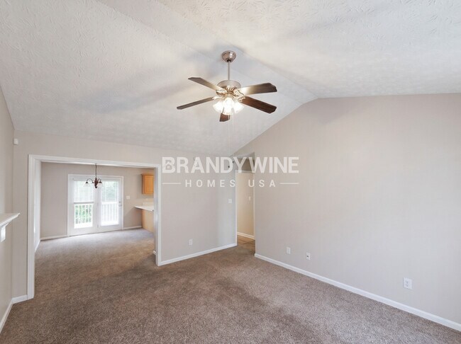 Photo - 1026 Miss Amber Way