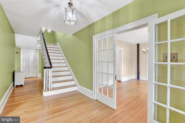Photo - 121 Kensington Ave