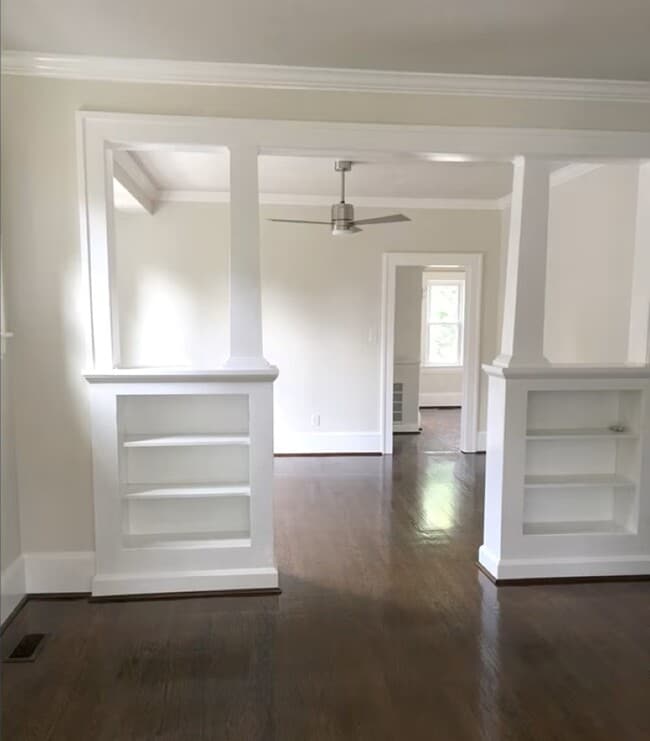 Entrada a la sala de desayuno/sala de estar, comedor - 442 Walnut Ave SE