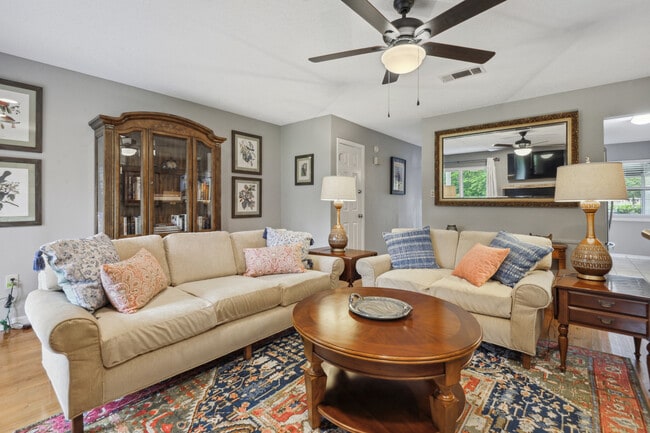 Photo - 250 Highpoint Dr