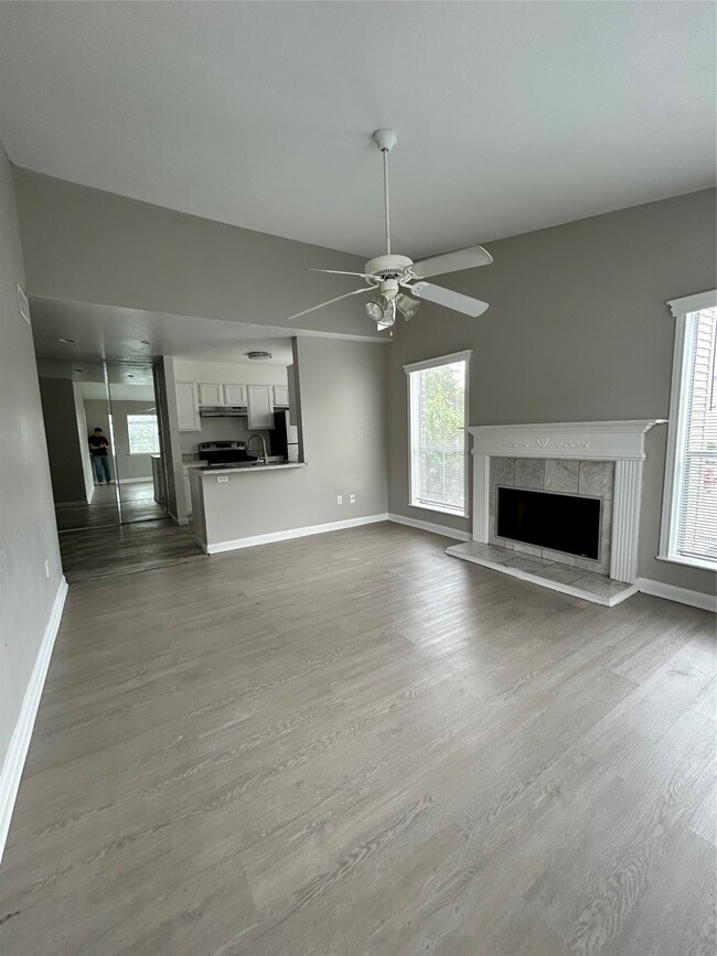 Photo - 3900 Woodchase Dr Unit 120