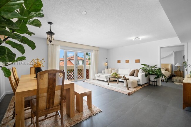 Building Photo - 227 Michigan Ave Unit 304