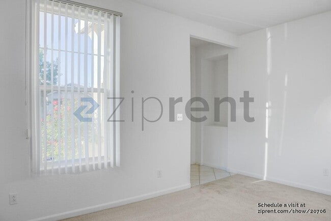 Photo - 1834 Zurlo Way