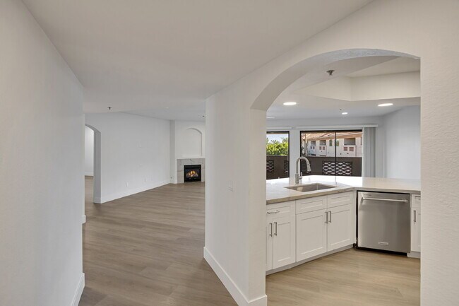 Photo - Biltmore Area Condo with Camelback Mountain View! Unit 440