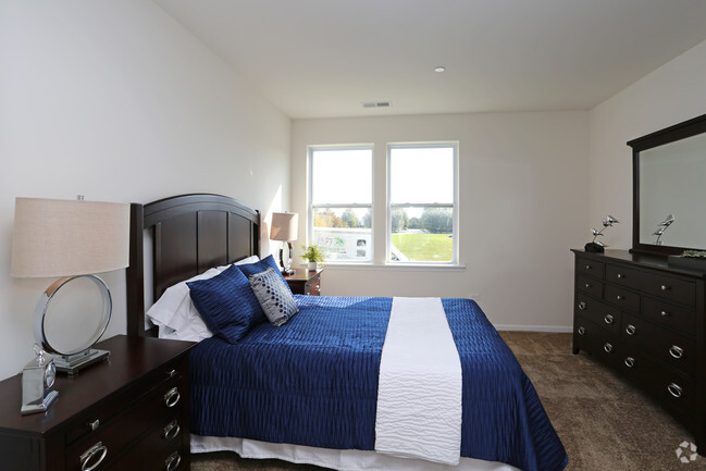 2BR, 2BA - Armstrong - Bedroom - Reserve-Mill Creek and Reserve-Greng's Park Apartments