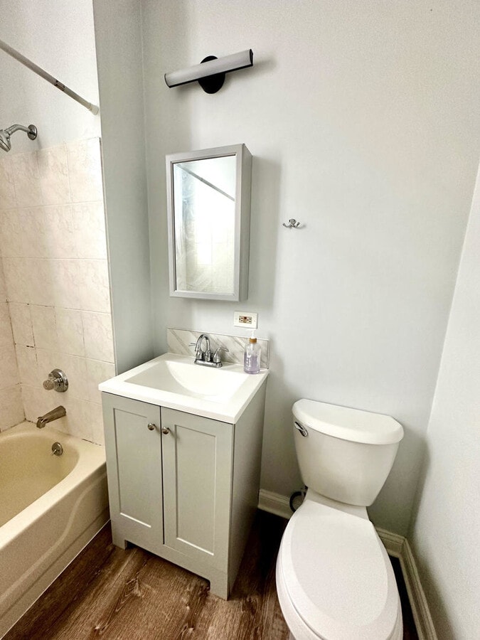 Photo - 931 W 32nd St Unit 2F