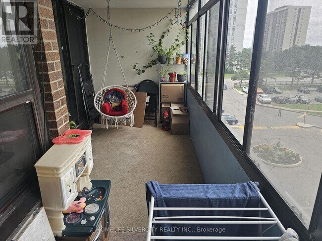 Photo - 18 Knightsbridge Rd Unit 510