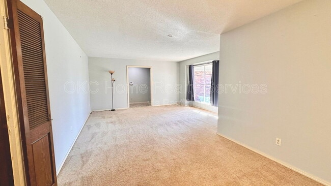 Photo - 12109 Camelot Dr