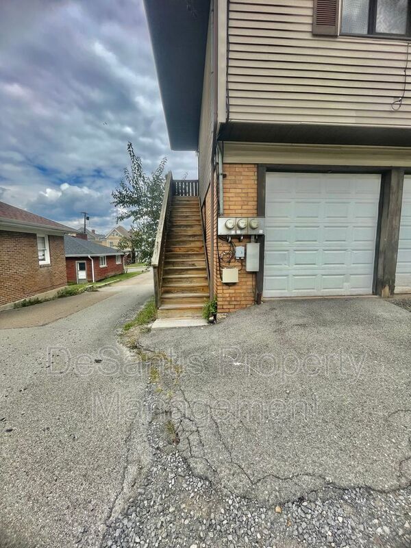 Photo - 808 1/2 Fleming Street