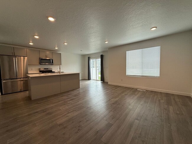 Photo - Beautifully Updated 4-Bedroom Townhome in ...