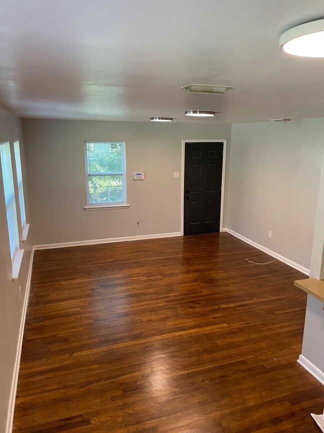 Photo - 1569 Plover St