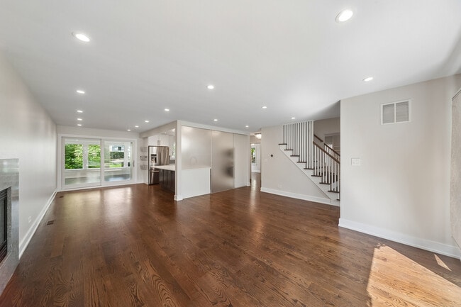 Photo - 148 Maple Ave