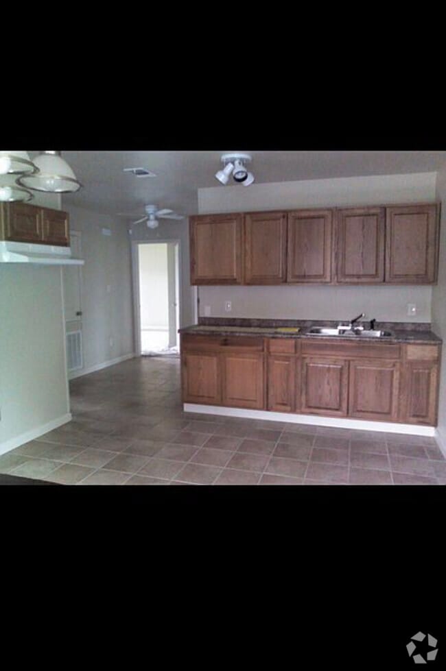Building Photo - 3607 Bellaire Ave Rental