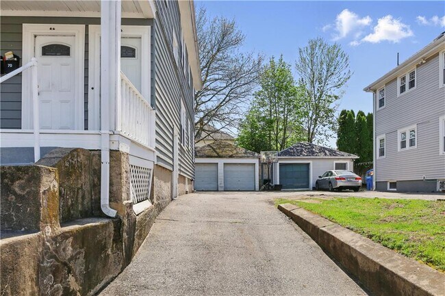 Photo - 68 Burnside St Unit 1