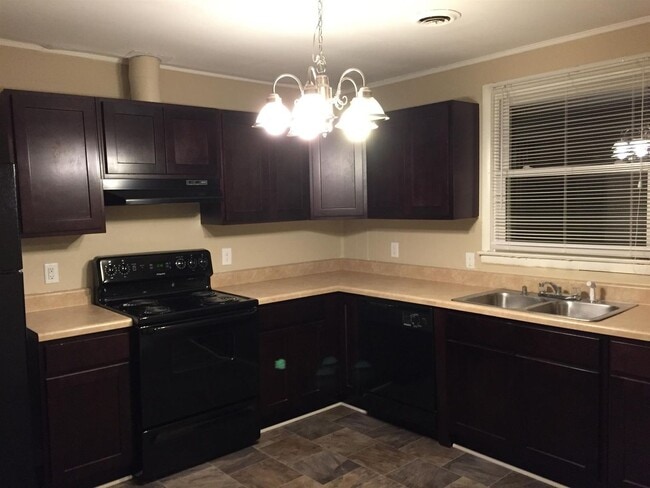 Photo - 4 Bedroom 2 Bath Home Available Immediately!