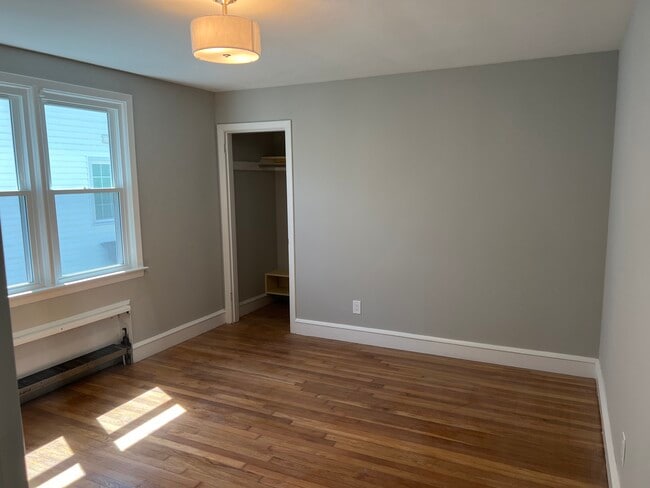 Building Photo - 84 Tyndall Ave