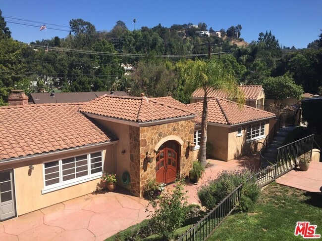 Photo - 3920 Van Noord Ave