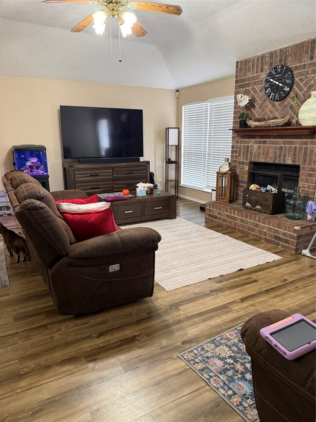 Photo - 2920 Thistledown Dr