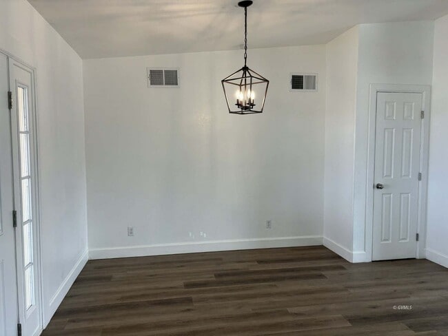 Photo - 1466 W 25th St